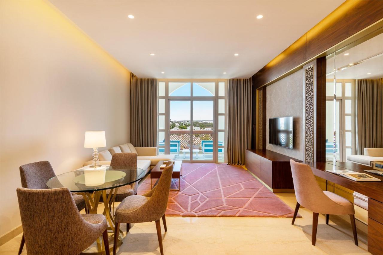 Al Messila, A Luxury Collection Resort & Spa, Doha Kültér fotó A suite at the hotel
