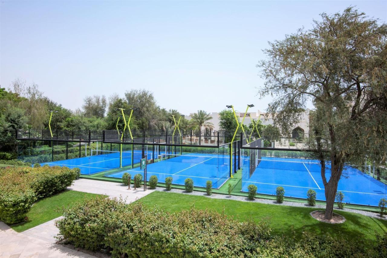 Al Messila, A Luxury Collection Resort & Spa, Doha Kültér fotó Tennis courts at the resort