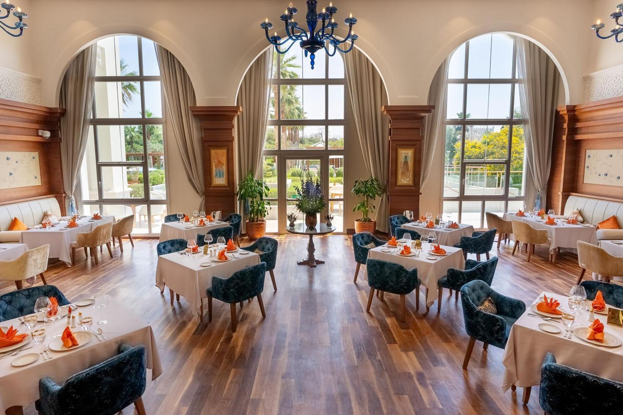 Al Messila, A Luxury Collection Resort & Spa, Doha Kültér fotó The restaurant at the hotel